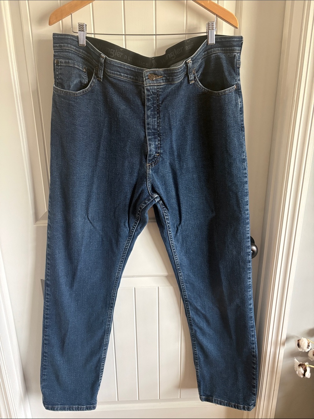 Wrangler Men's 40x32 Straight-Leg Jeans